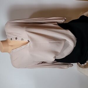 NWT New Directions beige Roll-tab pop-over top w/shell buttons BEACH SAND COLOR